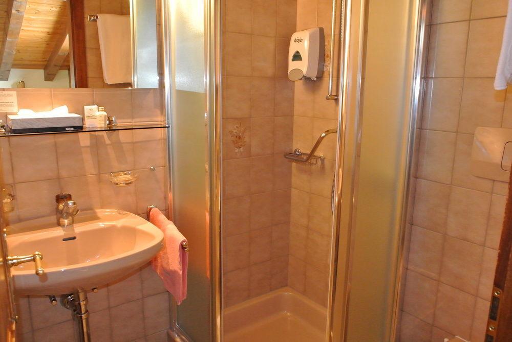 Hostellerie De L'Ardeve Ovronnaz Luaran gambar